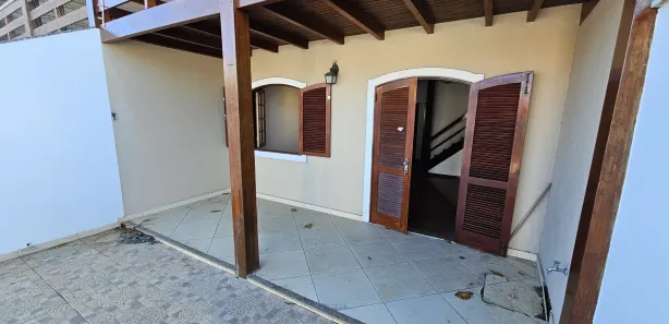 Casa com 2 Quartos para alugar, 72m² no Jardim Flamboyant, Cabo Frio