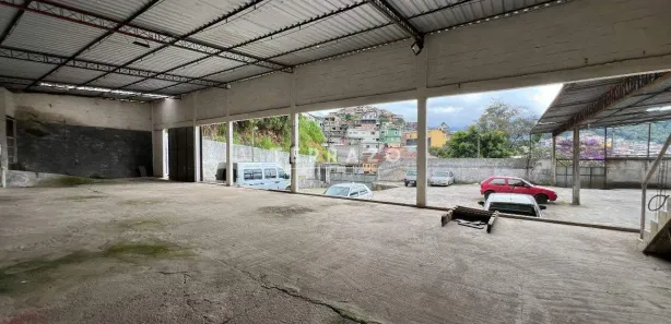 Galpão / Depósito / Armazém para alugar, 200m² no São Pedro, Teresópolis