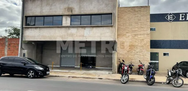 Loja / Salão / Ponto Comercial para alugar, 340m² no COHAB Massangano, Petrolina