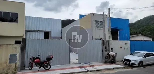 Galpão / Depósito / Armazém para alugar, 760m² no Rio Pequeno, Camboriú