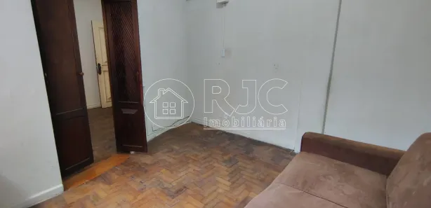 Kitnet à venda, 27m² no Praça da Bandeira, Rio de Janeiro