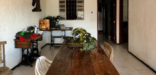 Casa com 6 Quartos para alugar, 10m² no Vila Arcina, Telêmaco Borba