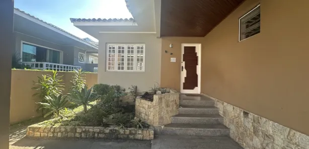 Casa de Condomínio com 3 Quartos para alugar, 3000m² no Parque Califórnia, Campos dos Goytacazes
