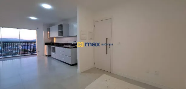 Apartamento com 2 Quartos para alugar, 67m² no Centro, Navegantes