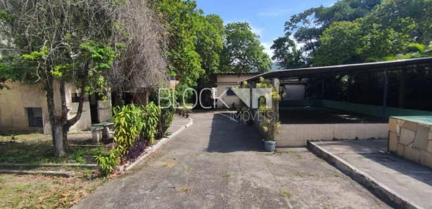 Fazenda / Sítio / Chácara com 3 Quartos à venda, 251m² no Taquara, Rio de Janeiro