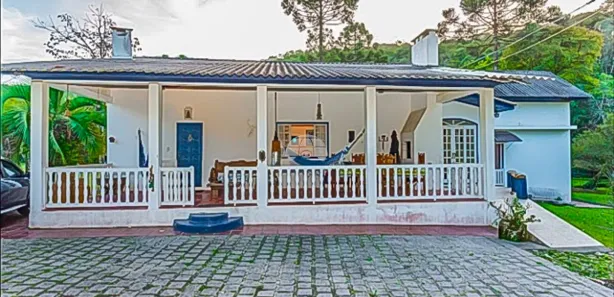 Fazenda / Sítio / Chácara com 4 Quartos à venda, 710m² no Capivari, Colombo