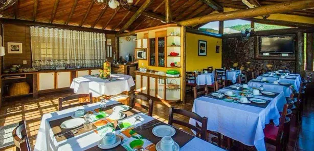 Hotel / Motel / Pousada com 23 Quartos à venda, 1200m² no Itaipu, Niterói