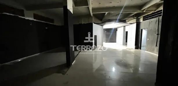 Loja / Salão / Ponto Comercial à venda, 196m² no São João, Volta Redonda