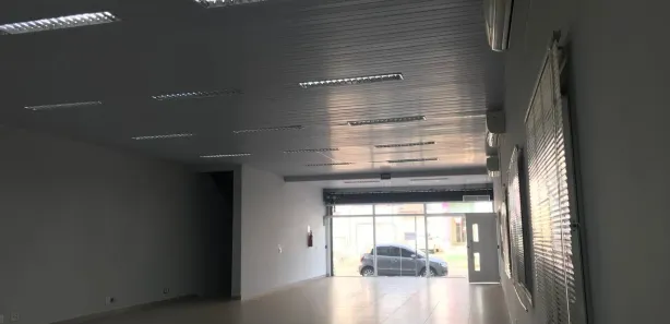 Loja / Salão / Ponto Comercial com 1 Quarto para alugar, 200m² no Centro, Araras