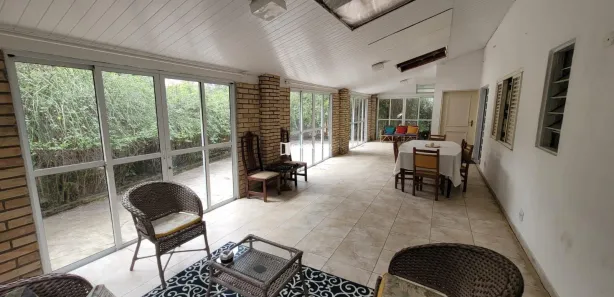 Fazenda / Sítio / Chácara com 3 Quartos para alugar, 117m² no Chácaras Bartira, Embu das Artes