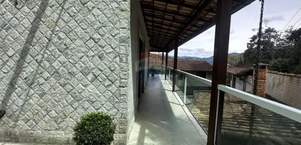Casa com 3 Quartos à venda, 375m² no Castelanea, Petrópolis
