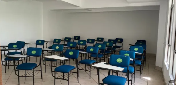 Prédio Inteiro para venda ou aluguel, 800m² no Bom Jesus, Campo Largo