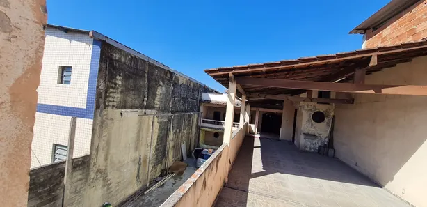 Galpão / Depósito / Armazém com 4 Quartos à venda, 600m² no BNH, Mesquita