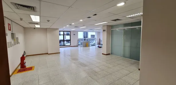 Loja / Salão / Ponto Comercial para alugar, 600m² no Centro, Pouso Alegre