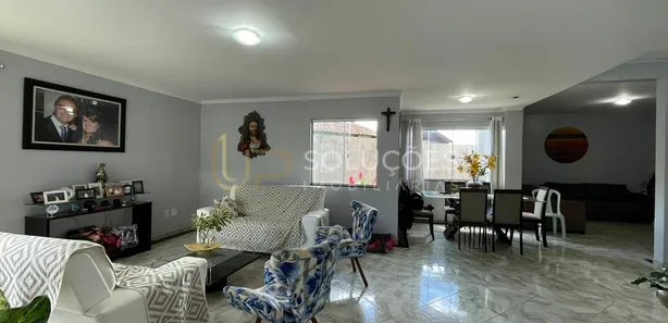 Sobrado com 4 Quartos à venda, 370m² no Região dos Lagos, Brasília