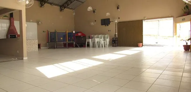 Galpão / Depósito / Armazém à venda, 230m² no Interlagos, Divinópolis