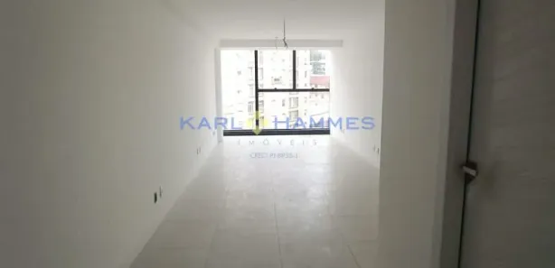 Conjunto Comercial / Sala à venda, 30m² no Centro, Petrópolis