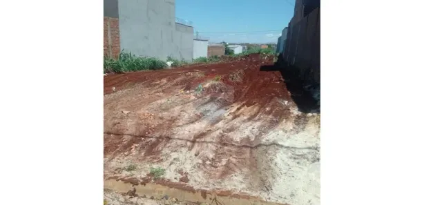 Terreno / Lote / Condomínio à venda, 200m² no , Cravinhos
