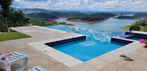 Casa de Condomínio com 4 Quartos à venda, 265m² no , Igaratá