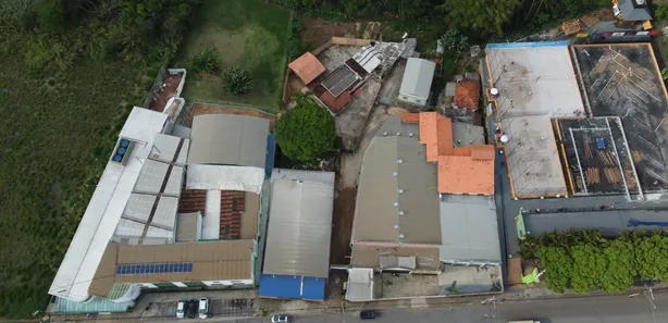 Loja / Salão / Ponto Comercial com 6 Quartos à venda, 5600m² no Santo Antônio, Viçosa