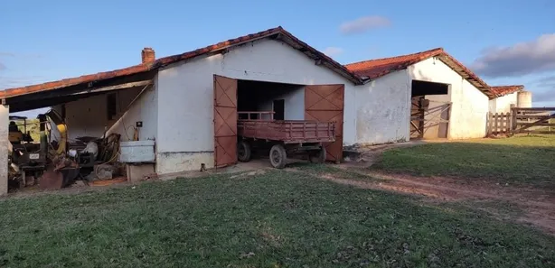 Fazenda / Sítio / Chácara com 3 Quartos à venda, 150m² no , Alambari