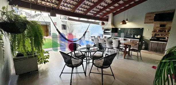 Sobrado com 4 Quartos à venda, 214m² no Jardim América, Goiânia