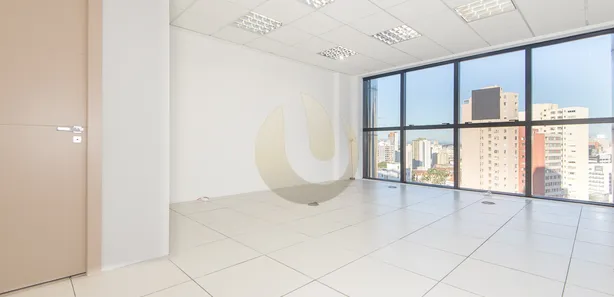 Conjunto Comercial / Sala à venda, 35m² no Centro, Curitiba