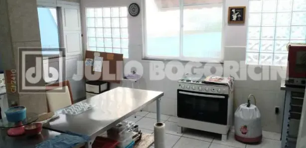 Casa Comercial à venda, 300m² no Tanque, Rio de Janeiro