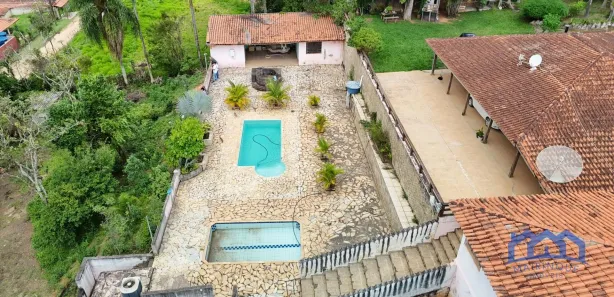 Fazenda / Sítio / Chácara com 3 Quartos à venda, 3200m² no Zona Rural, Mairinque