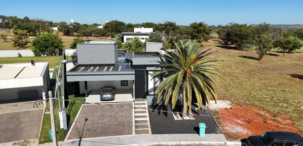 Casa de Condomínio com 4 Quartos à venda, 350m² no , Hidrolândia