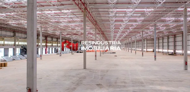 Galpão / Depósito / Armazém para alugar, 2022m² no Quitaúna, Osasco