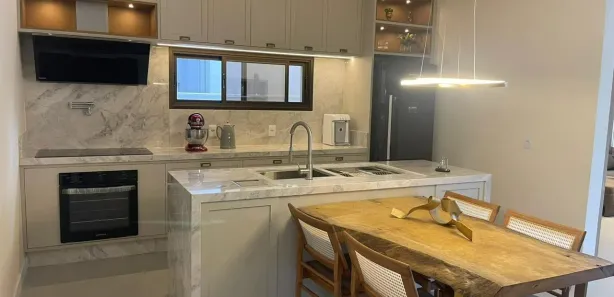 Casa com 3 Quartos para alugar, 270m² no Santa Regina, Camboriú