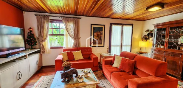 Casa de Condomínio com 5 Quartos à venda, 232m² no Colinas Capivari, Campos do Jordão