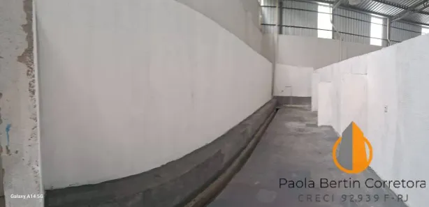 Galpão / Depósito / Armazém para venda ou aluguel, 686m² no Coelho, São Gonçalo