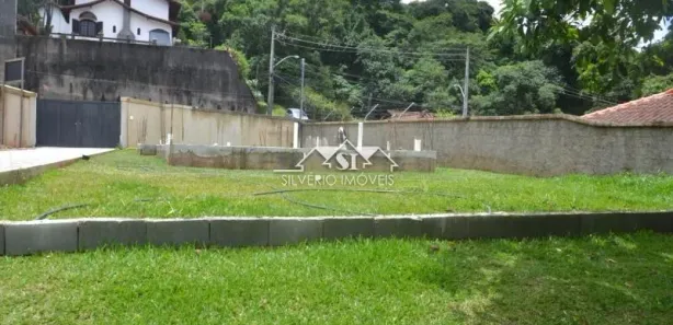 Terreno / Lote / Condomínio à venda, 271m² no Castelanea, Petrópolis