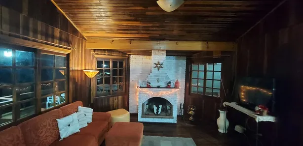 Fazenda / Sítio / Chácara com 3 Quartos à venda, 220m² no , Igaratá