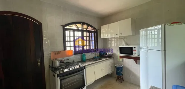 Fazenda / Sítio / Chácara com 4 Quartos para alugar, 2250m² no Curral, Ibiúna