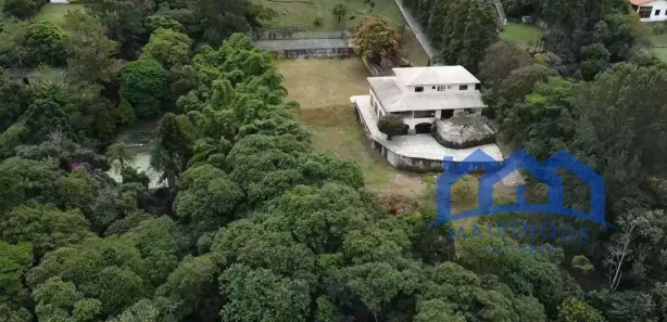 Fazenda / Sítio / Chácara com 5 Quartos à venda, 1700m² no , Mairinque