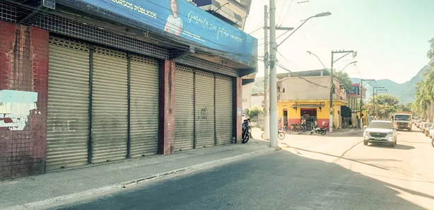 Loja / Salão / Ponto Comercial para alugar, 320m² no Vila Carvalho (Vila Inhomirim), Magé