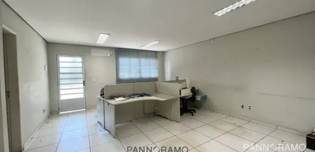 Casa Comercial para alugar, 299m² no Campina do Siqueira, Curitiba