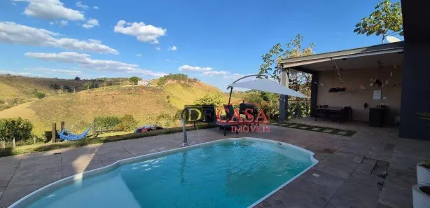 Fazenda / Sítio / Chácara com 2 Quartos à venda, 130m² no Igaratá, Igaratá