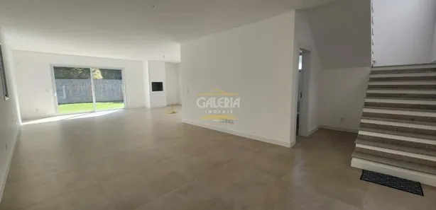 Sobrado com 4 Quartos à venda, 271m² no América, Joinville