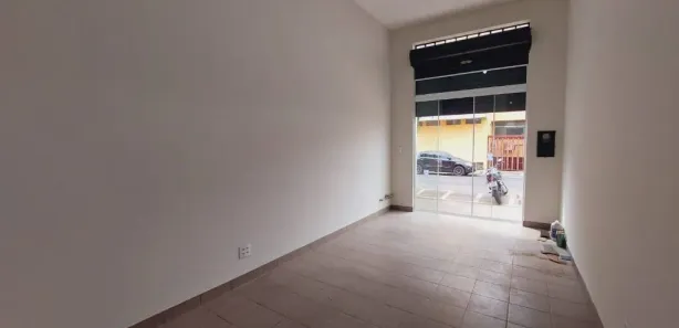 Loja / Salão / Ponto Comercial para alugar, 50m² no Centro, Marília