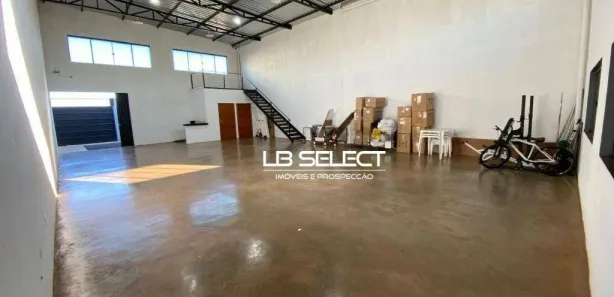 Galpão / Depósito / Armazém à venda, 170m² no Segismundo Pereira, Uberlândia