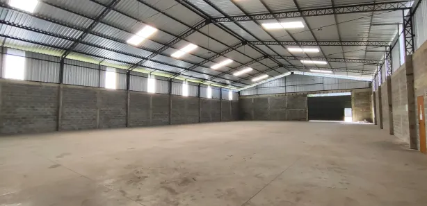 Galpão / Depósito / Armazém para alugar, 872m² no Jardim Meudon, Teresópolis