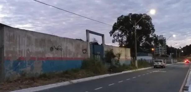 Galpão / Depósito / Armazém para alugar, 300m² no Cancela Preta, Macaé