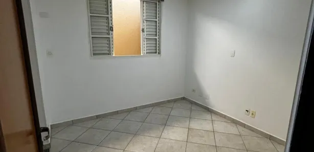 Conjunto Comercial / Sala para alugar, 34m² no Zona 05, Maringá