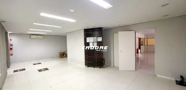 Conjunto Comercial / Sala para alugar, 350m² no Do Salto, Blumenau