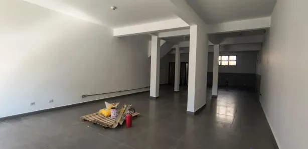 Loja / Salão / Ponto Comercial para alugar, 110m² no Centro, Atibaia