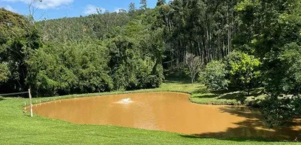 Fazenda / Sítio / Chácara com 4 Quartos à venda, 1000m² no , Alumínio